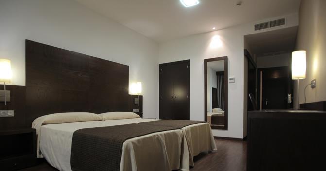Complejo Leo 24H Hotel Monesterio Phòng bức ảnh