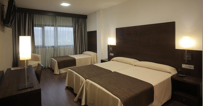 Complejo Leo 24H Hotel Monesterio Phòng bức ảnh