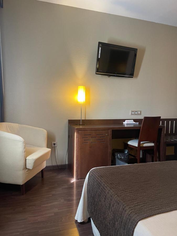 Complejo Leo 24H Hotel Monesterio Ngoại thất bức ảnh