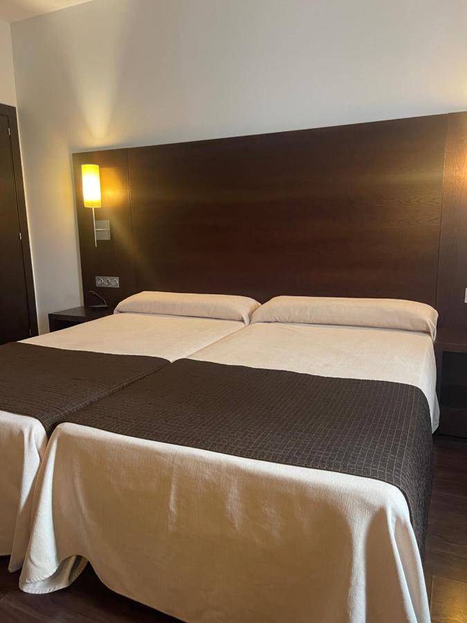 Complejo Leo 24H Hotel Monesterio Ngoại thất bức ảnh