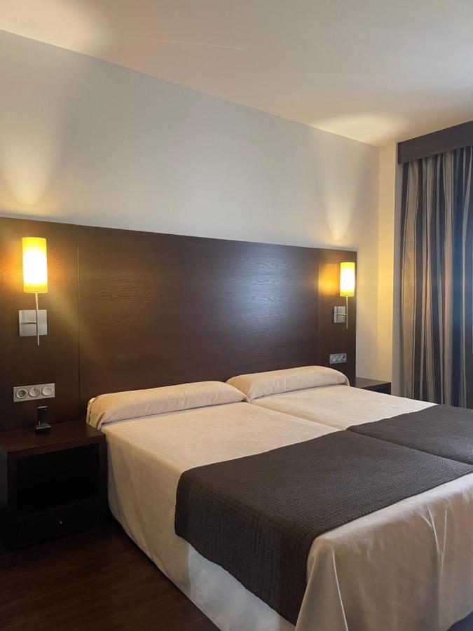 Complejo Leo 24H Hotel Monesterio Ngoại thất bức ảnh