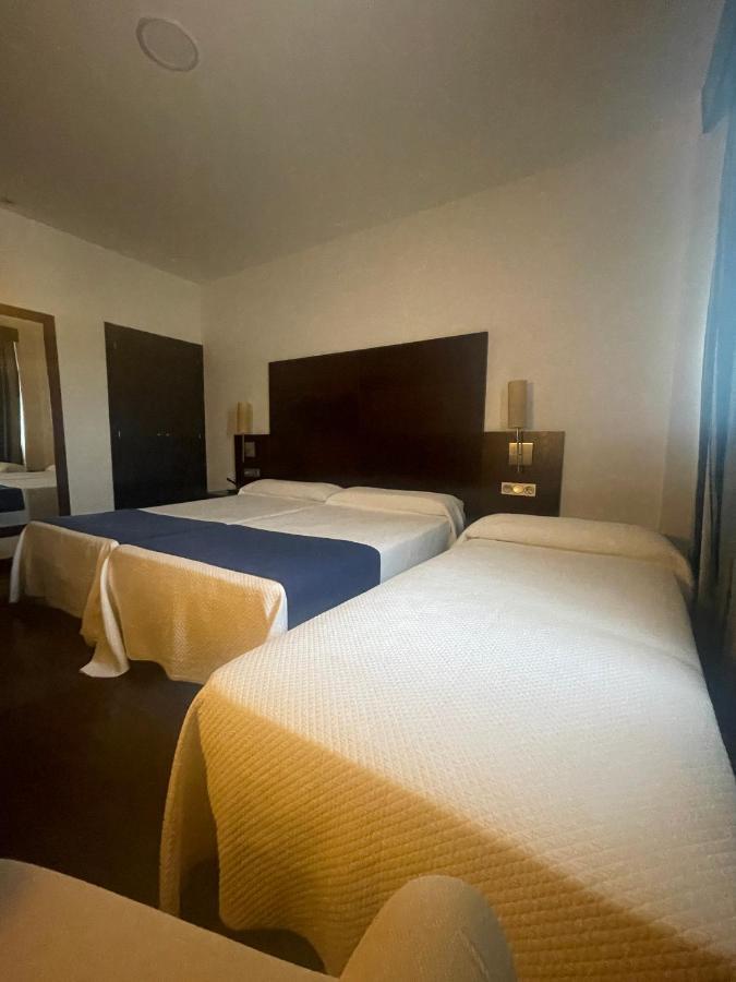 Complejo Leo 24H Hotel Monesterio Ngoại thất bức ảnh